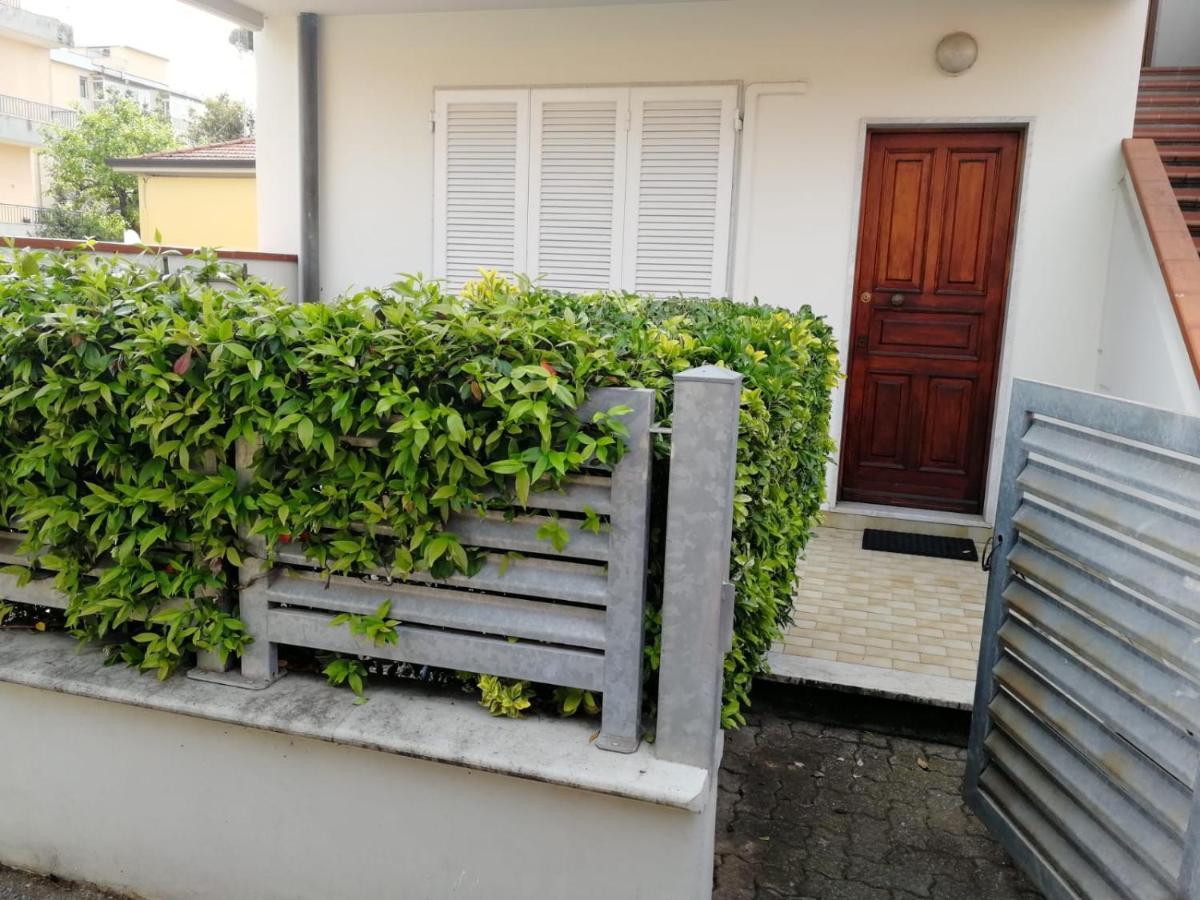 la casa dei bebi Apartment Carrara Bagian luar foto